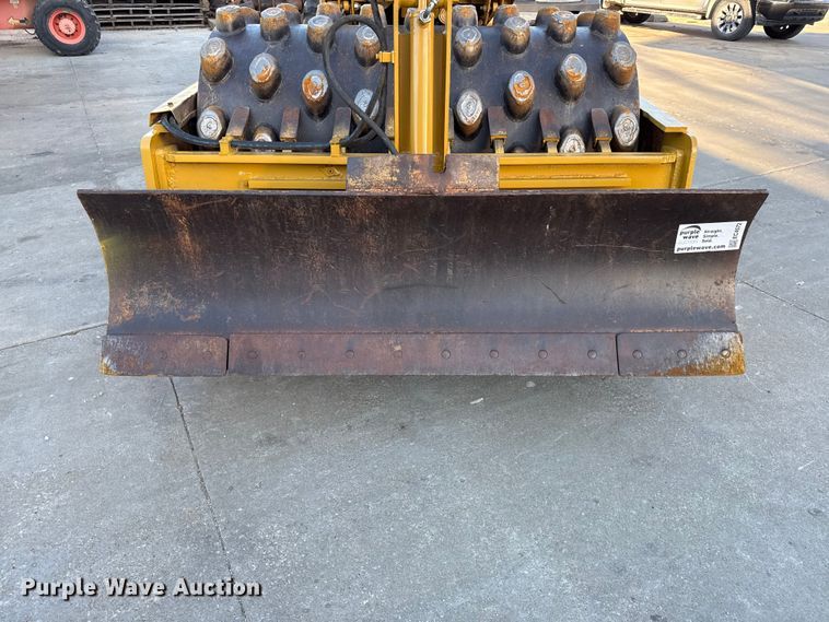 image for item EC4572 1996 Caterpillar CP-433C single drum vibratory roller