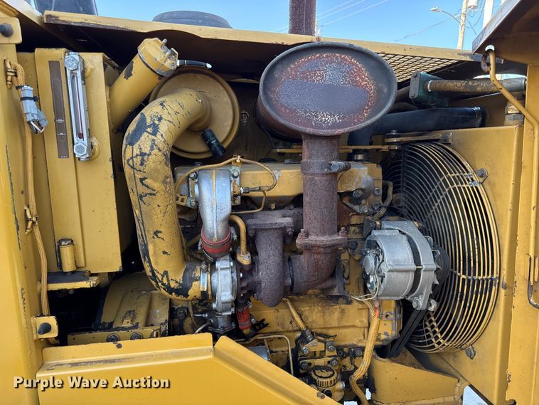 image for item EC4572 1996 Caterpillar CP-433C single drum vibratory roller