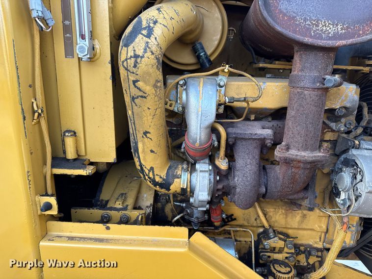 image for item EC4572 1996 Caterpillar CP-433C single drum vibratory roller