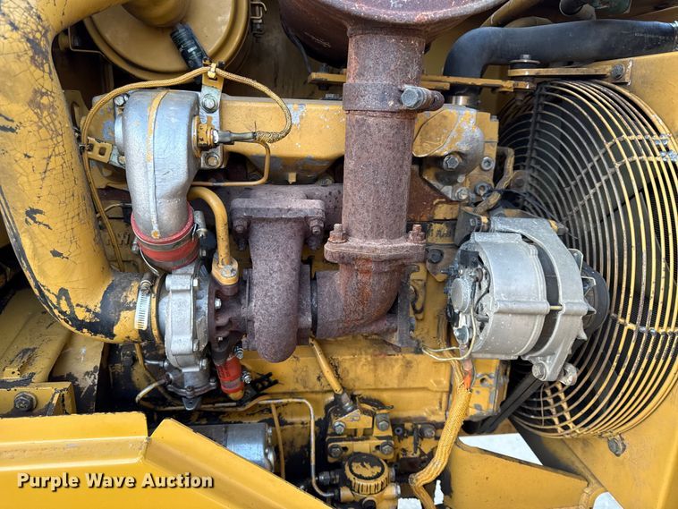 image for item EC4572 1996 Caterpillar CP-433C single drum vibratory roller