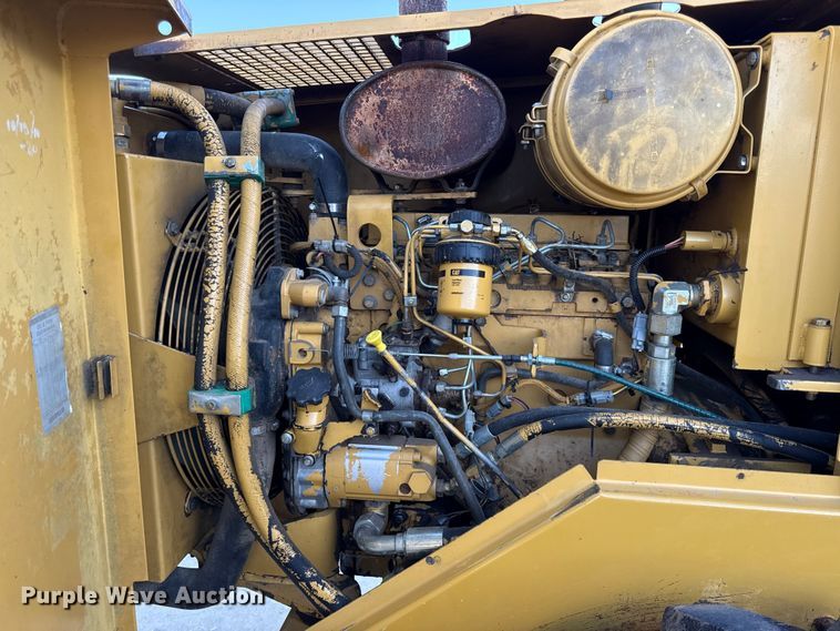 image for item EC4572 1996 Caterpillar CP-433C single drum vibratory roller