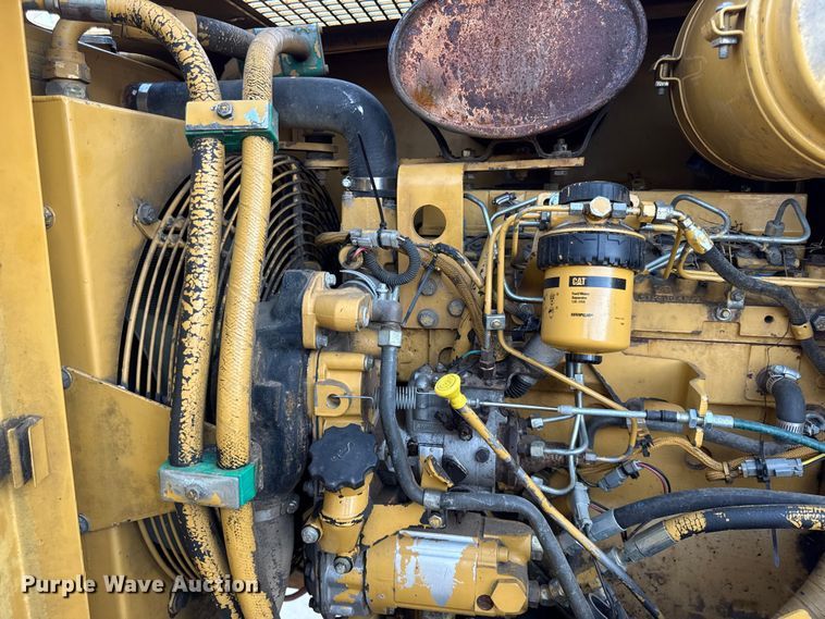 image for item EC4572 1996 Caterpillar CP-433C single drum vibratory roller