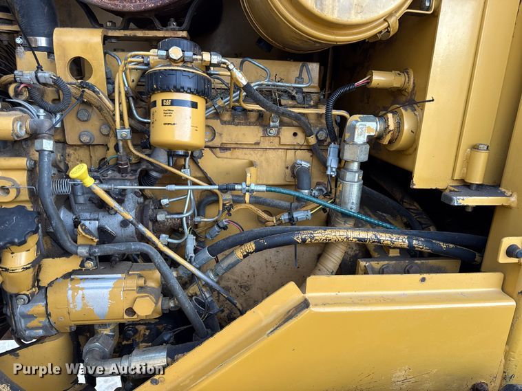 image for item EC4572 1996 Caterpillar CP-433C single drum vibratory roller