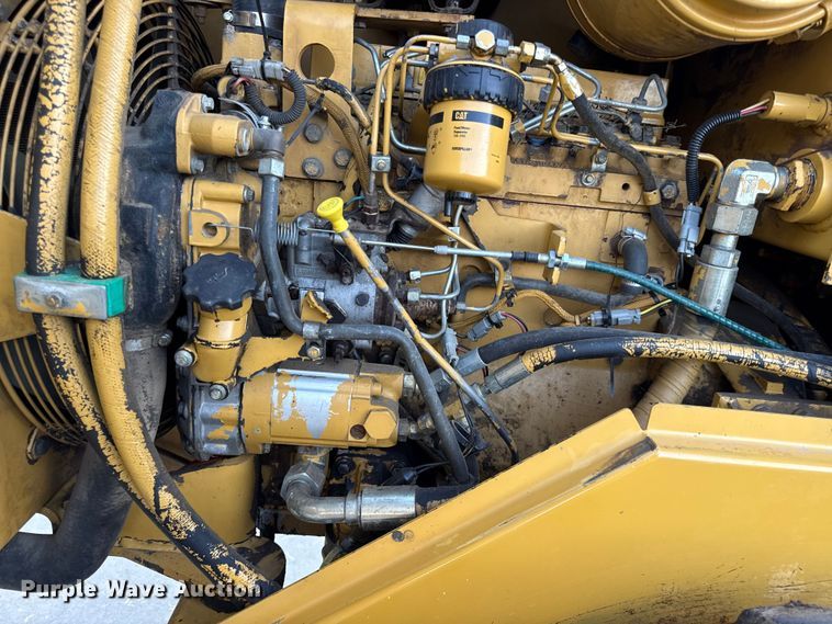 image for item EC4572 1996 Caterpillar CP-433C single drum vibratory roller