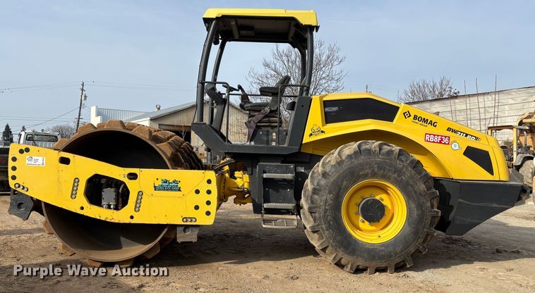 image for item EC8230 2017 Bomag BW 211 PD-5 single drum vibratory roller