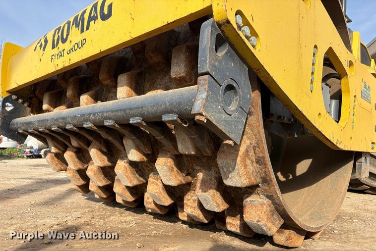 image for item EC8230 2017 Bomag BW 211 PD-5 single drum vibratory roller