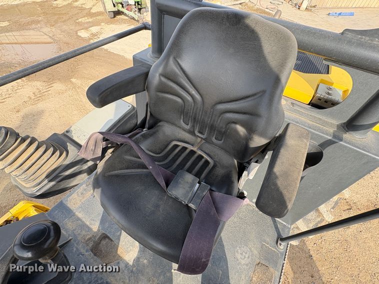 image for item EC8230 2017 Bomag BW 211 PD-5 single drum vibratory roller