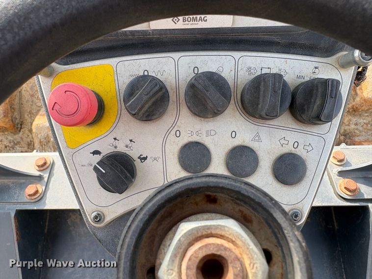 image for item EC8230 2017 Bomag BW 211 PD-5 single drum vibratory roller