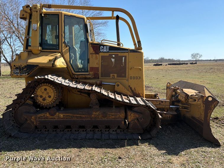 image for item ED5142 2003 Caterpillar D5N dozer