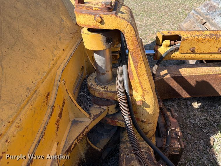 image for item ED5142 2003 Caterpillar D5N dozer