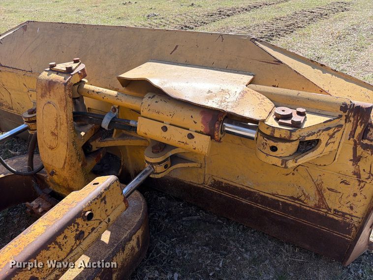 image for item ED5142 2003 Caterpillar D5N dozer