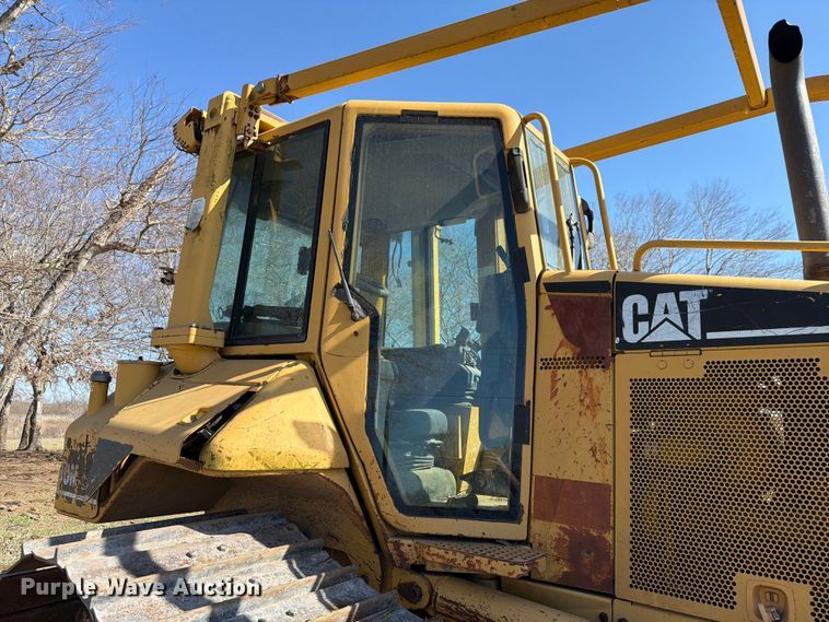 image for item ED5142 2003 Caterpillar D5N dozer