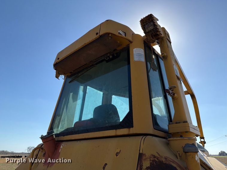 image for item ED5142 2003 Caterpillar D5N dozer