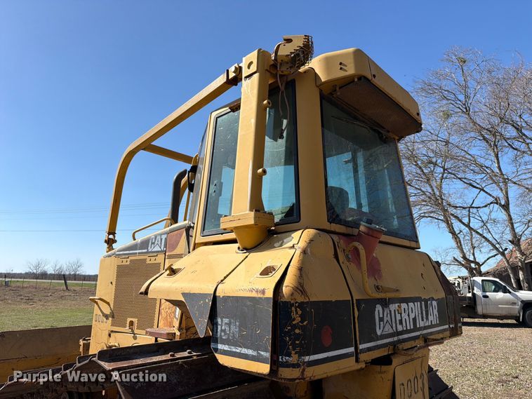 image for item ED5142 2003 Caterpillar D5N dozer