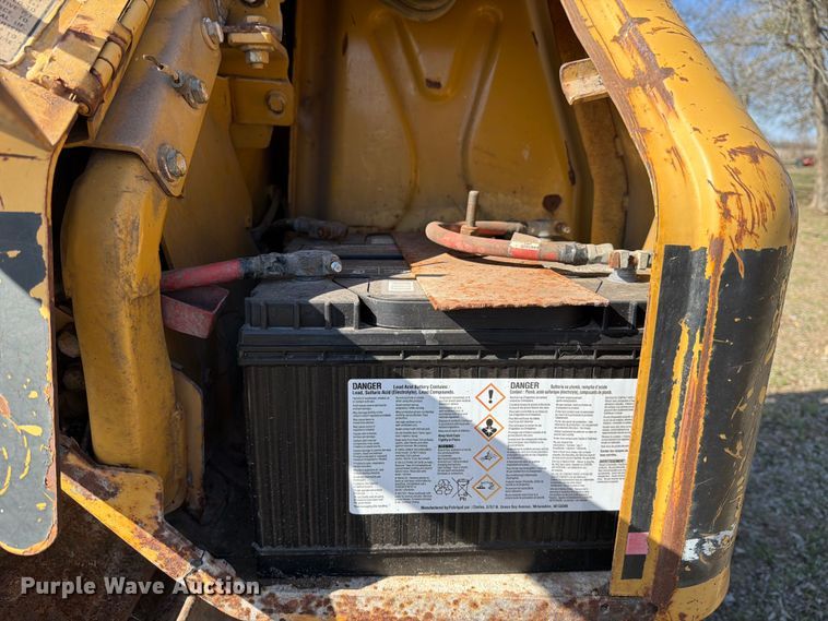 image for item ED5142 2003 Caterpillar D5N dozer