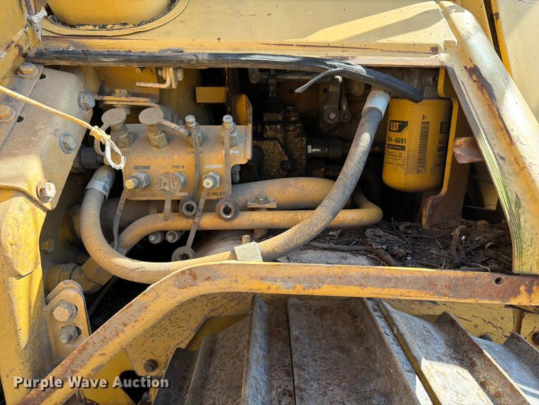 image for item ED5142 2003 Caterpillar D5N dozer
