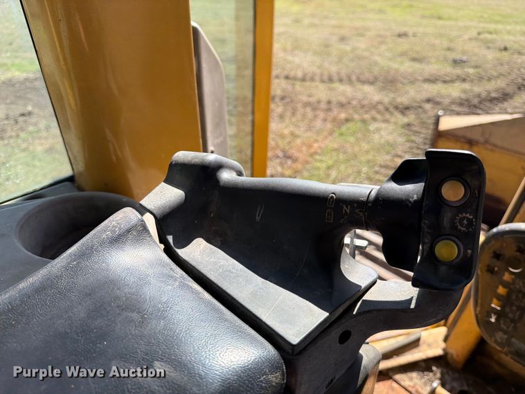 image for item ED5142 2003 Caterpillar D5N dozer