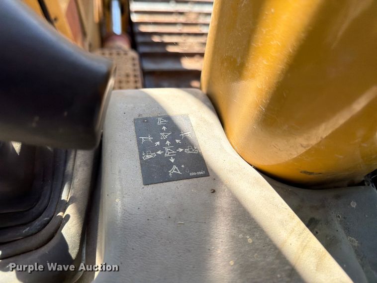 image for item ED5142 2003 Caterpillar D5N dozer