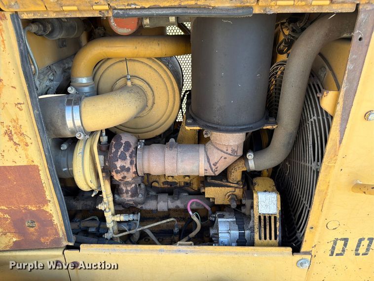 image for item ED5142 2003 Caterpillar D5N dozer