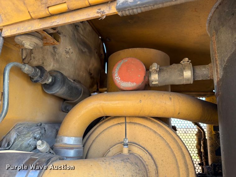 image for item ED5142 2003 Caterpillar D5N dozer