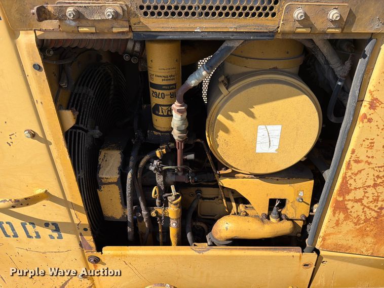 image for item ED5142 2003 Caterpillar D5N dozer