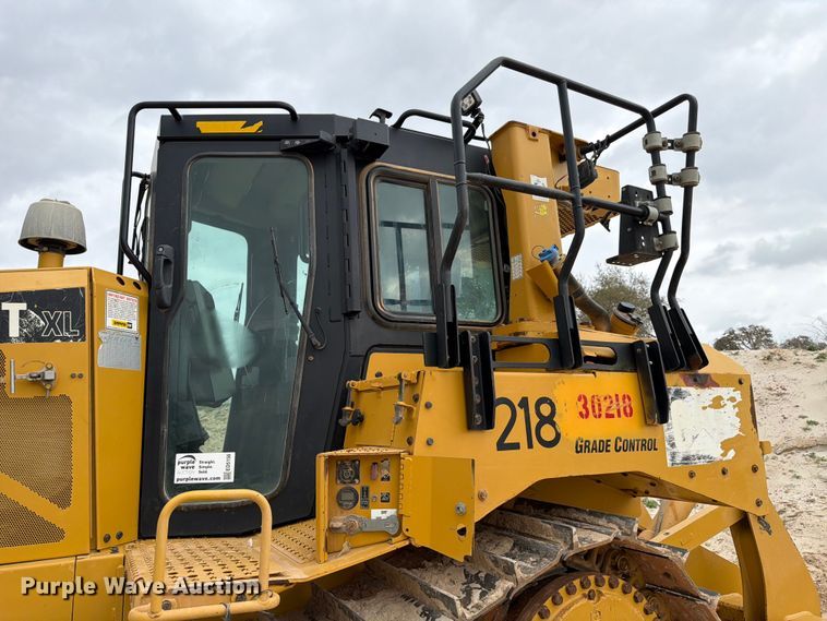 image for item ED5156 2017 Caterpillar D6T XL dozer