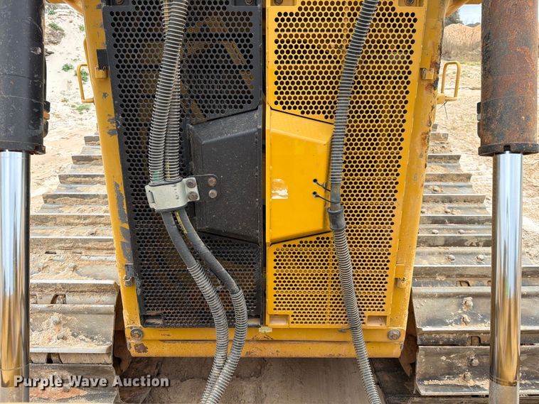 image for item ED5156 2017 Caterpillar D6T XL dozer
