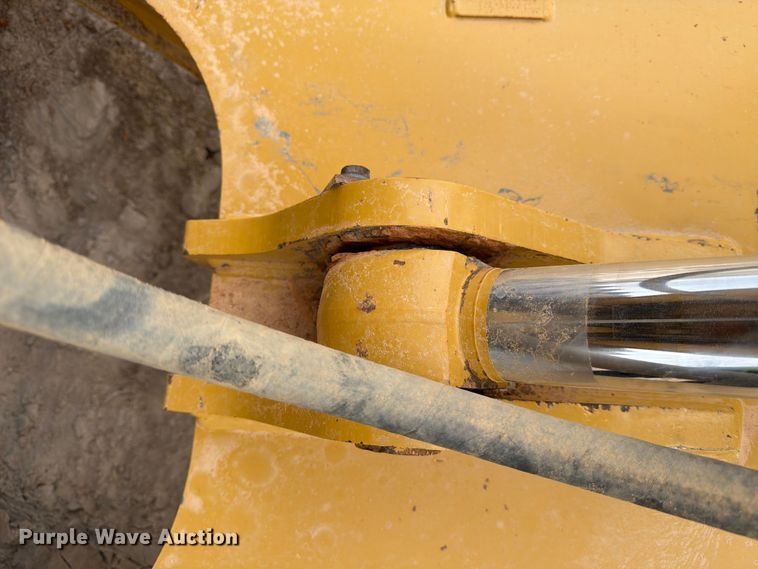 image for item ED5156 2017 Caterpillar D6T XL dozer