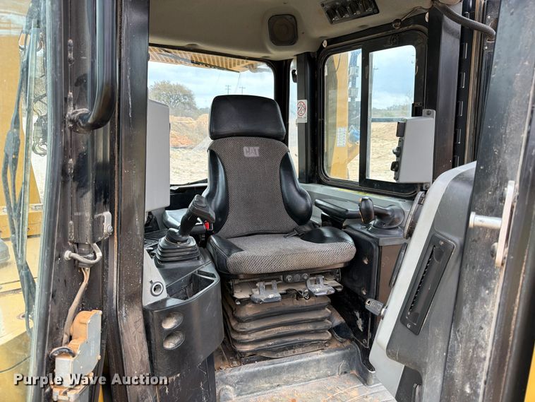 image for item ED5156 2017 Caterpillar D6T XL dozer
