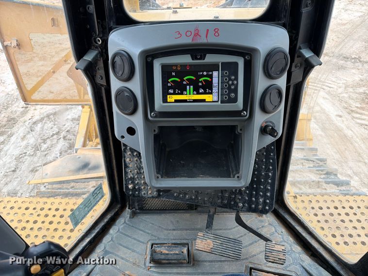 image for item ED5156 2017 Caterpillar D6T XL dozer