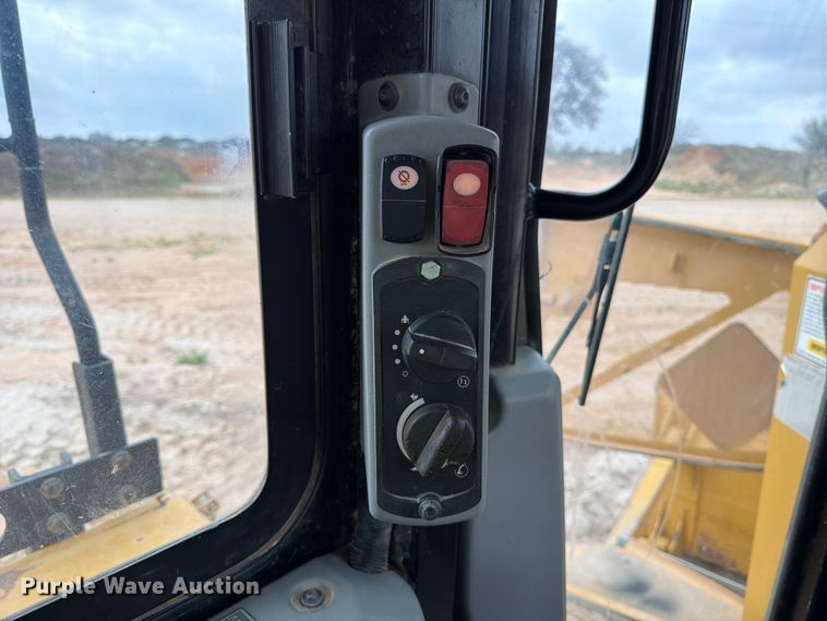 image for item ED5156 2017 Caterpillar D6T XL dozer