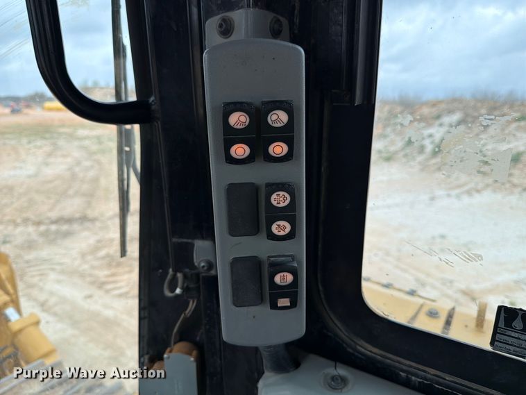 image for item ED5156 2017 Caterpillar D6T XL dozer