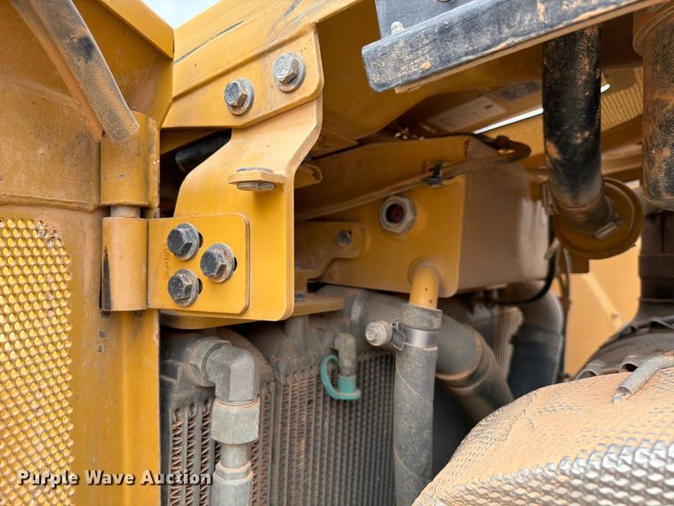 image for item ED5156 2017 Caterpillar D6T XL dozer