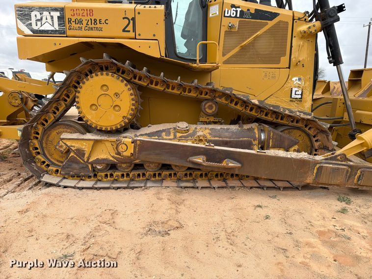 image for item ED5156 2017 Caterpillar D6T XL dozer