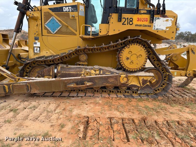 image for item ED5156 2017 Caterpillar D6T XL dozer