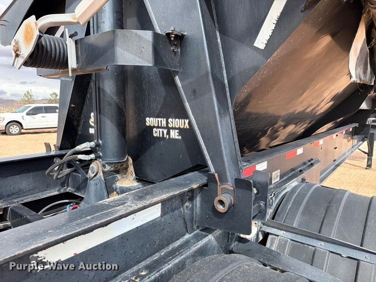 image for item ED5159 2016 Side Dump Industries DS39BAH1R2R11 side dump trailer