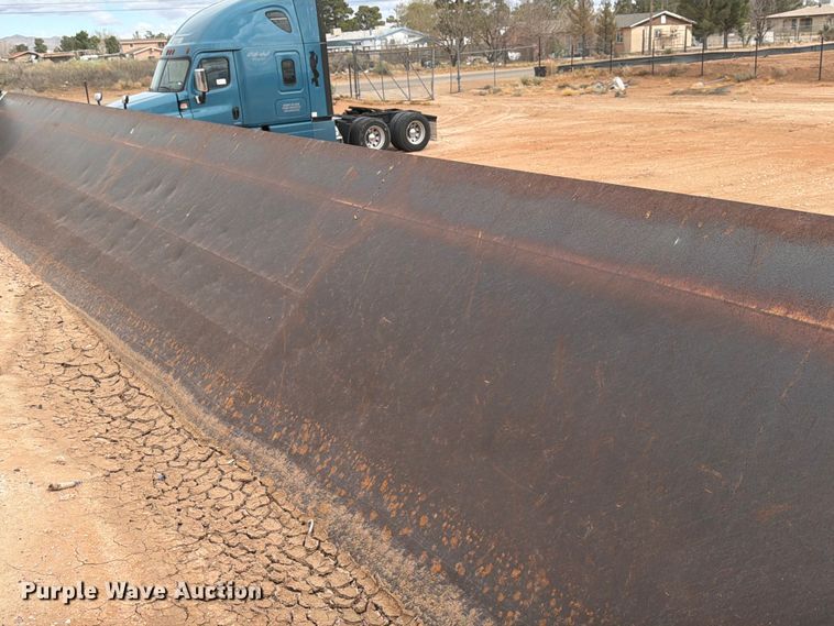 image for item ED5159 2016 Side Dump Industries DS39BAH1R2R11 side dump trailer