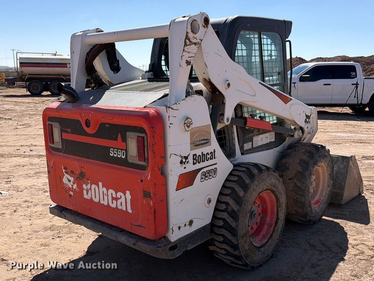 image for item ED5164 2019 Bobcat S590 skid steer loader