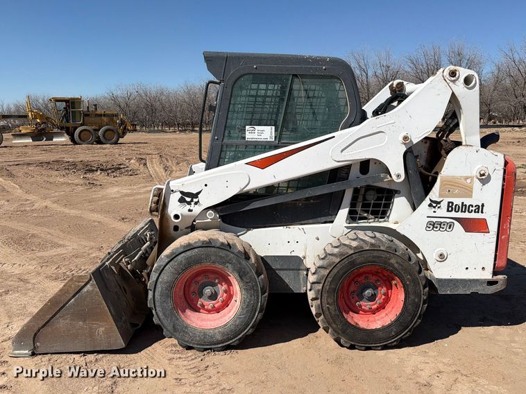 image for item ED5164 2019 Bobcat S590 skid steer loader