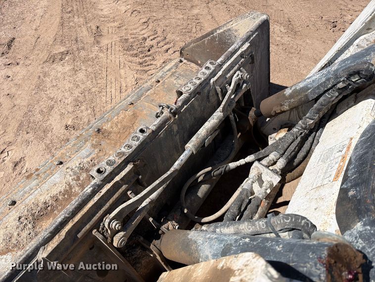 image for item ED5164 2019 Bobcat S590 skid steer loader