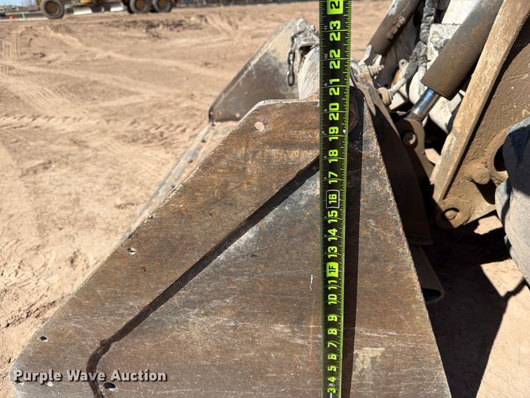 image for item ED5164 2019 Bobcat S590 skid steer loader