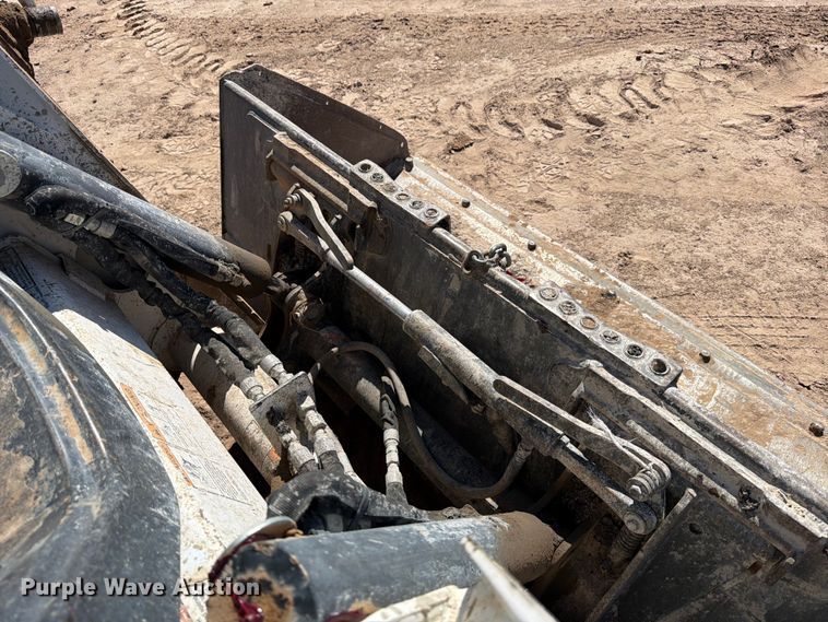 image for item ED5164 2019 Bobcat S590 skid steer loader