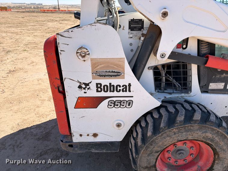 image for item ED5164 2019 Bobcat S590 skid steer loader