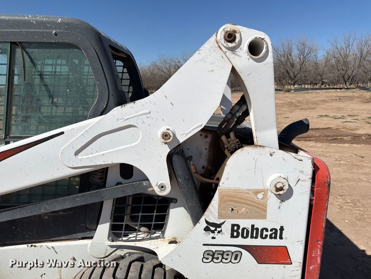 image for item ED5164 2019 Bobcat S590 skid steer loader