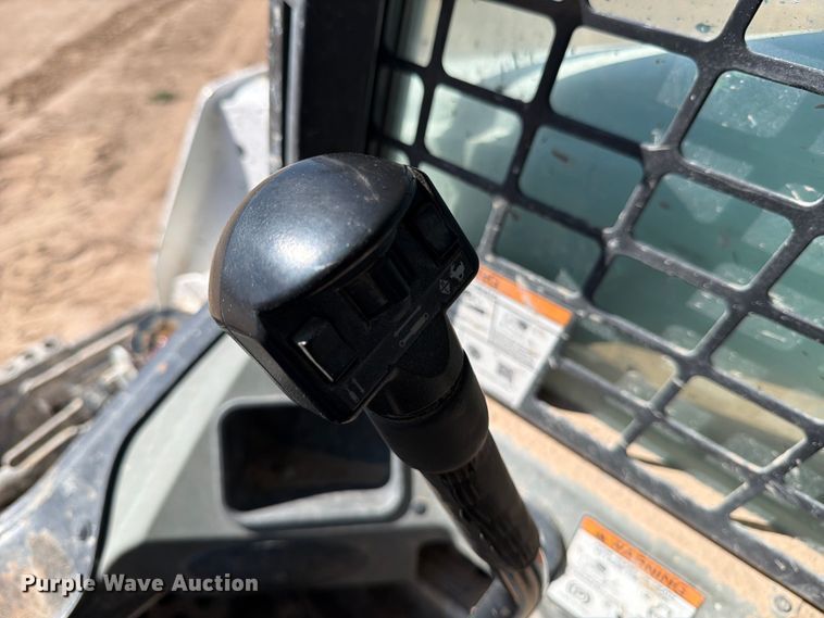 image for item ED5164 2019 Bobcat S590 skid steer loader