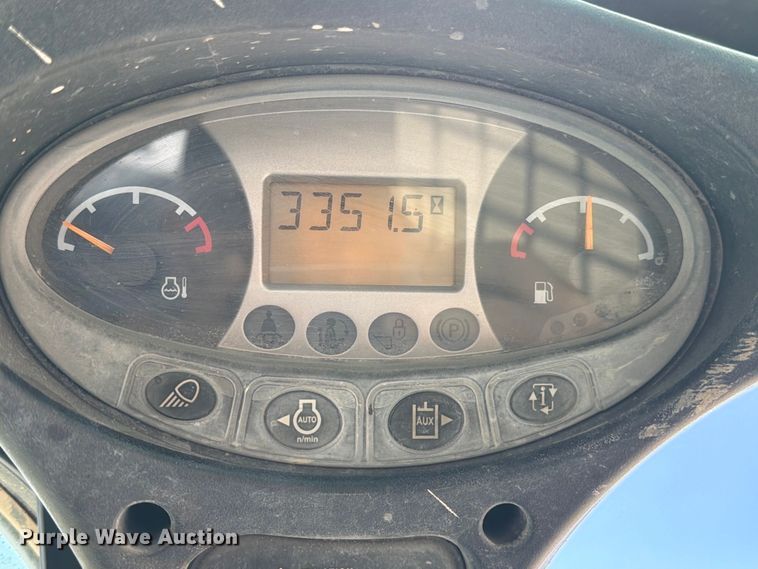 image for item ED5164 2019 Bobcat S590 skid steer loader