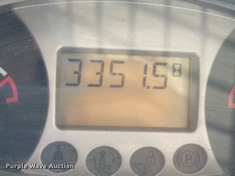 image for item ED5164 2019 Bobcat S590 skid steer loader