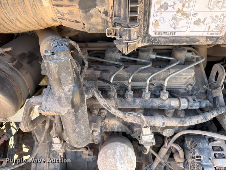 image for item ED5164 2019 Bobcat S590 skid steer loader