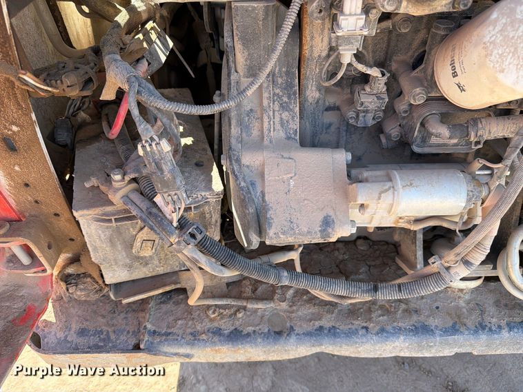 image for item ED5164 2019 Bobcat S590 skid steer loader