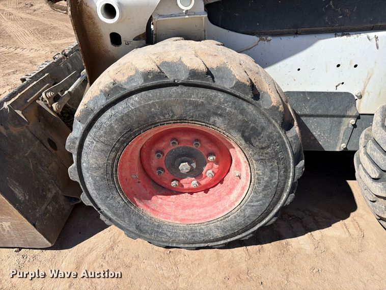 image for item ED5164 2019 Bobcat S590 skid steer loader